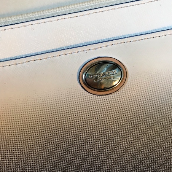 🤍Coach Blue Ombré Wristlet💙 - Picture 2 of 5